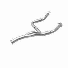 Load image into Gallery viewer, MagnaFlow Exhaust Products 5451644 California CARB Direct-Fit Catalytic Converter for Select Chevrolet Silverado HD, Chevrolet Silverado HD, GMC Sierra HD, GMC Sierra HD