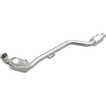 Load image into Gallery viewer, MagnaFlow Exhaust Products 5561265 California CARB Direct-Fit Catalytic Converter for Select Mercedes-Benz C230, Mercedes-Benz C280, Mercedes-Benz C350, Mercedes-Benz CLK350, Mercedes-Benz CLK550