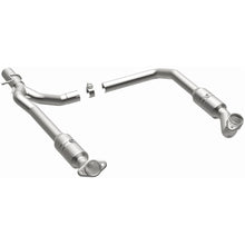 Load image into Gallery viewer, MagnaFlow Exhaust Products 52294 OEM Grade Direct-Fit Catalytic Converter for Select Ford E-150, Ford E-250, Ford E-350 Super Duty, Ford E-450 Super Duty
