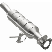 Load image into Gallery viewer, MagnaFlow Exhaust Products 52228 OEM Grade Direct-Fit Catalytic Converter for Select Ford E-350 Super Duty, Ford E-450 Super Duty, Ford F-250, Ford F-250 Super Duty, Ford F-350 Super Duty, Ford F-450 Super Duty, Ford F-550 Super Duty