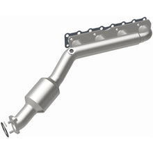 Load image into Gallery viewer, MagnaFlow Exhaust Products 4583381 California CARB Manifold Catalytic Converter for Select INFINITI QX56, Nissan Pathfinder Armada, Nissan TITAN