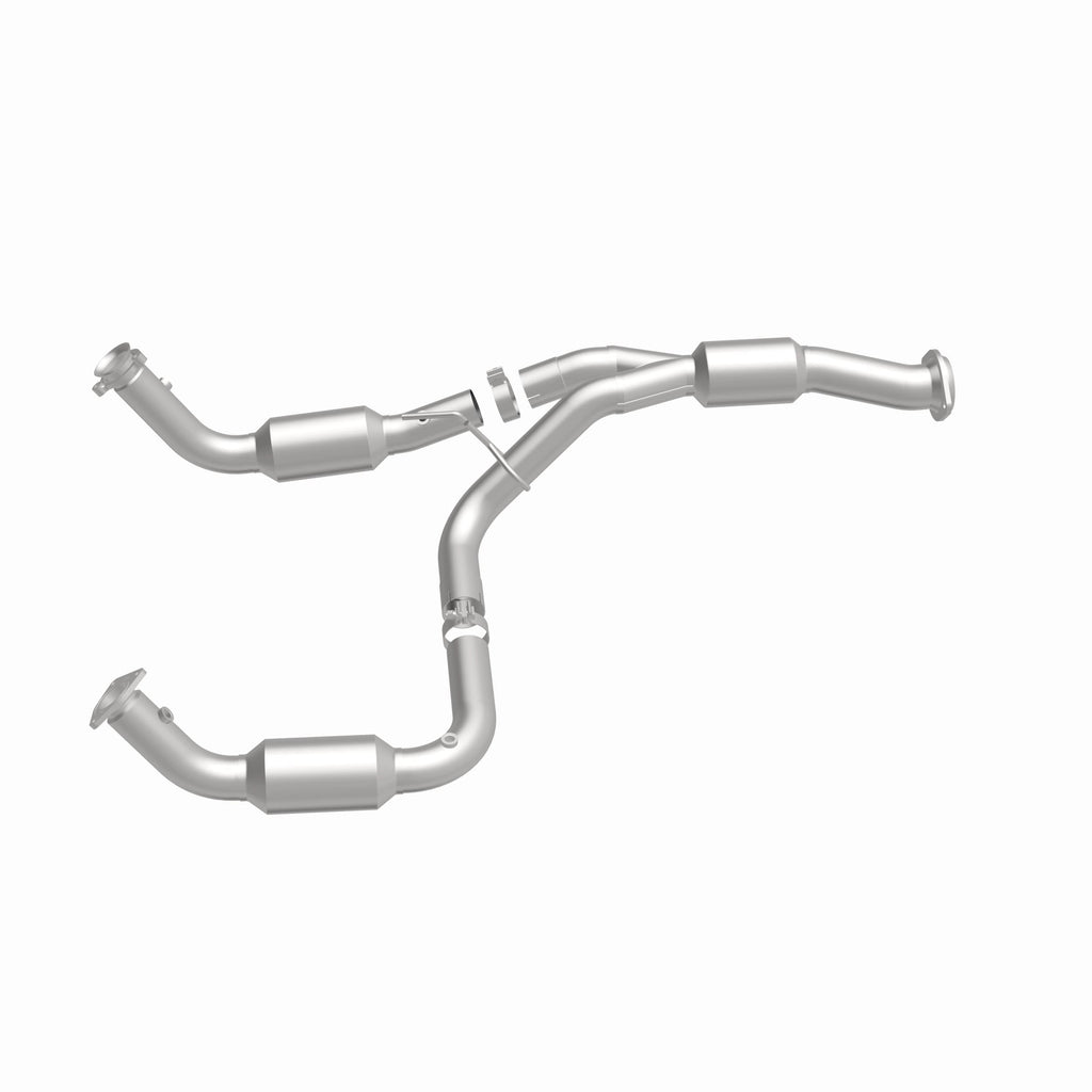 MagnaFlow Exhaust Products 5582113 California CARB Direct-Fit Catalytic Converter for Select Chevrolet Express 2500, Chevrolet Express 3500, GMC Savana 2500, GMC Savana