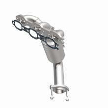 Load image into Gallery viewer, MagnaFlow Exhaust Products 51061 OEM Grade Manifold Catalytic Converter for Select Chrysler Pacifica, Chrysler Sebring, Chrysler Town &amp; Country, Dodge Avenger, Dodge Grand Caravan, Dodge Journey, Volkswagen Routan