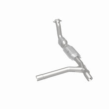 Load image into Gallery viewer, MagnaFlow Exhaust Products 447114 California CARB Direct-Fit Catalytic Converter for Select Ford Expedition