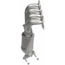 Load image into Gallery viewer, MagnaFlow Exhaust Products 5531062 California CARB Manifold Catalytic Converter for Select Chevrolet Aveo, Chevrolet Aveo5, Pontiac G3