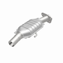 Load image into Gallery viewer, MagnaFlow Exhaust Products 3322418 California CARB Direct-Fit Catalytic Converter for Select Buick Century, Buick Electra, Buick Estate Wagon, Buick LeSabre, Buick Regal, Buick Riviera, Cadillac DeVille, Cadillac Eldorado, Cadillac Fleetwood, Cadillac