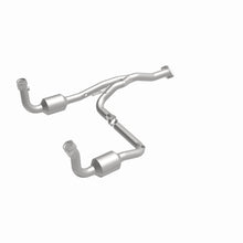Load image into Gallery viewer, MagnaFlow Exhaust Products 5451186 California CARB Direct-Fit Catalytic Converter for Select Jeep Liberty