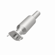 Load image into Gallery viewer, MagnaFlow Exhaust Products 5571981 California CARB Direct-Fit Catalytic Converter for Select Ford Fusion, Lincoln Zephyr, Mercury Milan