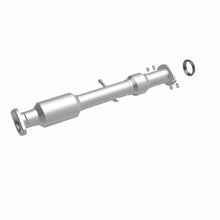 Load image into Gallery viewer, MagnaFlow Exhaust Products 5592534 California CARB Direct-Fit Catalytic Converter for Select Toyota Highlander