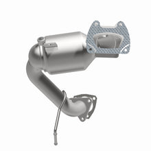 Load image into Gallery viewer, MagnaFlow Exhaust Products 22-161 OEM Grade Manifold Catalytic Converter for Select Chrysler 200, Jeep Cherokee