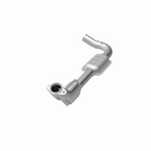 Load image into Gallery viewer, MagnaFlow Exhaust Products 447156 California CARB Direct-Fit Catalytic Converter for Select Ford E-150 Econoline, Ford E-150 Econoline Club Wagon