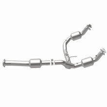 Load image into Gallery viewer, MagnaFlow Exhaust Products 280745 OEM Grade Direct-Fit Catalytic Converter for Select Chevrolet Silverado HD, Chevrolet Silverado HD, GMC Sierra HD, GMC Sierra HD