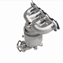 Load image into Gallery viewer, MagnaFlow Exhaust Products 5531081 California CARB Manifold Catalytic Converter for Select Kia Forte