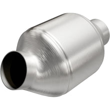 Load image into Gallery viewer, MagnaFlow Exhaust Products 51774 OEM Grade Universal Catalytic Converter for Select Honda HR-V, Jeep Grand Cherokee, Jeep Wrangler