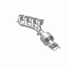 Load image into Gallery viewer, MagnaFlow Exhaust Products 290034 OEM Grade Manifold Catalytic Converter for Select INFINITI QX80, Nissan Armada, Nissan NV2500, Nissan NV3500, Nissan TITAN, Nissan TITAN XD
