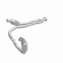 Load image into Gallery viewer, MagnaFlow Exhaust Products 21-710 OEM Grade Direct-Fit Catalytic Converter for Select Ford Transit-150, Ford Transit-250, Ford Transit-350, Ford Transit-350 HD