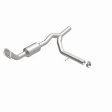 Load image into Gallery viewer, MagnaFlow Exhaust Products 5451695 California CARB Direct-Fit Catalytic Converter for Select Ford F-150, Lincoln Mark LT
