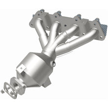 Load image into Gallery viewer, MagnaFlow Exhaust Products 6511429 California CARB Manifold Catalytic Converter for Select Kia Soul