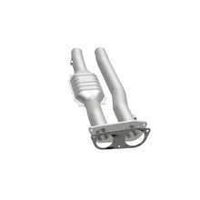 Load image into Gallery viewer, MagnaFlow Exhaust Products 4451471 California CARB Direct-Fit Catalytic Converter for Select Chevrolet C2500, Chevrolet C2500 Suburban, Chevrolet C3500, Chevrolet K2500, Chevrolet K2500 Suburban, Chevrolet K3500, GMC C2500, GMC C2500 Suburban, GMC C3500,