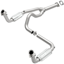 Load image into Gallery viewer, MagnaFlow Exhaust Products 49063 OEM Grade Direct-Fit Catalytic Converter for Select Chevrolet Express 1500, Chevrolet Express 2500, Chevrolet Express 3500, GMC Savana 1500, GMC Savana 2500, GMC Savana