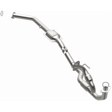 Load image into Gallery viewer, MagnaFlow Exhaust Products 23751 HM Grade Direct-Fit Catalytic Converter for Select Toyota Sienna