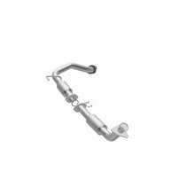 Load image into Gallery viewer, MagnaFlow Exhaust Products 5582559 California CARB Direct-Fit Catalytic Converter for Select Toyota Sequoia