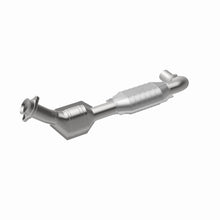 Load image into Gallery viewer, MagnaFlow Exhaust Products 447179 California CARB Direct-Fit Catalytic Converter for Select Ford E-150 Econoline, Ford E-150 Econoline Club Wagon, Ford E-250 Econoline