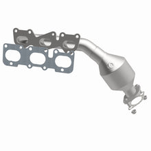 Load image into Gallery viewer, MagnaFlow Exhaust Products 51401 OEM Grade Manifold Catalytic Converter for Select Kia Borrego