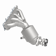Load image into Gallery viewer, MagnaFlow Exhaust Products 5631271 California CARB Manifold Catalytic Converter for Select Nissan Cube, Nissan Sentra