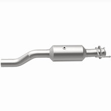 Load image into Gallery viewer, MagnaFlow Exhaust Products 280440 OEM Grade Direct-Fit Catalytic Converter for Select Ford F-350 Super Duty, Ford F-450 Super Duty, Ford F-550 Super Duty