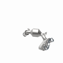 Load image into Gallery viewer, MagnaFlow Exhaust Products 5582834 California CARB Manifold Catalytic Converter for Select Toyota Sienna