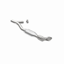 Load image into Gallery viewer, MagnaFlow Exhaust Products 23322 HM Grade Direct-Fit Catalytic Converter for Select Ford Expedition, Ford F-150, Ford F-250, Lincoln Navigator