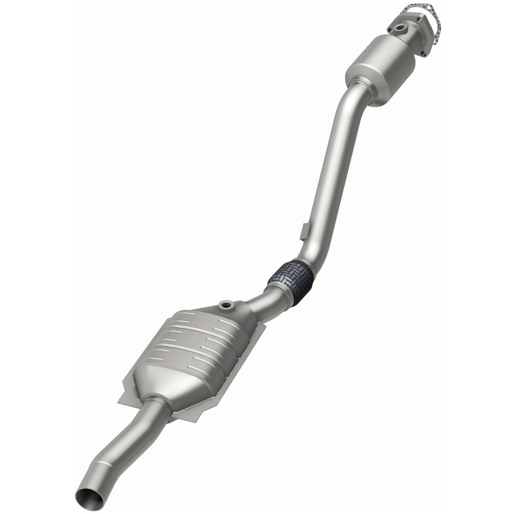 MagnaFlow Exhaust Products 51589 OEM Grade Direct-Fit Catalytic Converter for Select Audi A6, Audi A6 Quattro, Volkswagen Passat