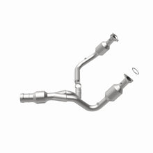 Load image into Gallery viewer, MagnaFlow Exhaust Products 5582617 California CARB Direct-Fit Catalytic Converter for Select Cadillac Escalade, Cadillac Escalade ESV, Chevrolet Silverado 1500, GMC Sierra 1500, GMC Yukon, GMC Yukon XL