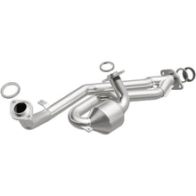 Load image into Gallery viewer, MagnaFlow Exhaust Products 23136 HM Grade Direct-Fit Catalytic Converter for Select Toyota Avalon, Toyota Sienna