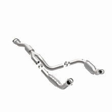 Load image into Gallery viewer, MagnaFlow Exhaust Products 52113 OEM Grade Direct-Fit Catalytic Converter for Select Chevrolet Express 2500, Chevrolet Express 3500, Chevrolet Express 4500, GMC Savana 2500, GMC Savana 3500, GMC Savana
