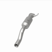 Load image into Gallery viewer, MagnaFlow Exhaust Products 280440 OEM Grade Direct-Fit Catalytic Converter for Select Ford F-350 Super Duty, Ford F-450 Super Duty, Ford F-550 Super Duty