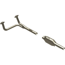 Load image into Gallery viewer, MagnaFlow Exhaust Products 93305 Standard Grade Direct-Fit Catalytic Converter for Select Ford Bronco, Ford E-150 Econoline, Ford E-150 Econoline Club Wagon, Ford E-250 Econoline, Ford F-150, Ford F-250