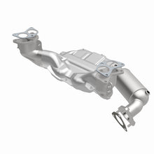 Load image into Gallery viewer, MagnaFlow Exhaust Products 5531587 California CARB Manifold Catalytic Converter for Select Subaru Forester, Subaru Impreza, Subaru Legacy, Subaru Outback, Subaru XV Crosstrek