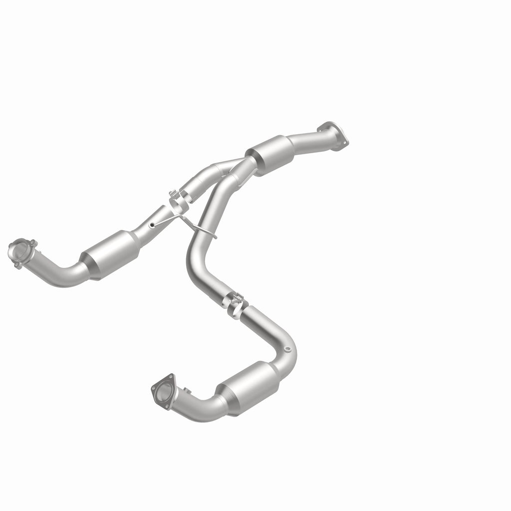 MagnaFlow Exhaust Products 5582113 California CARB Direct-Fit Catalytic Converter for Select Chevrolet Express 2500, Chevrolet Express 3500, GMC Savana 2500, GMC Savana