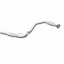 Load image into Gallery viewer, MagnaFlow Exhaust Products 5582524 California CARB Direct-Fit Catalytic Converter for Select Chevrolet Express 2500, Chevrolet Express 3500, GMC Savana 2500, GMC Savana