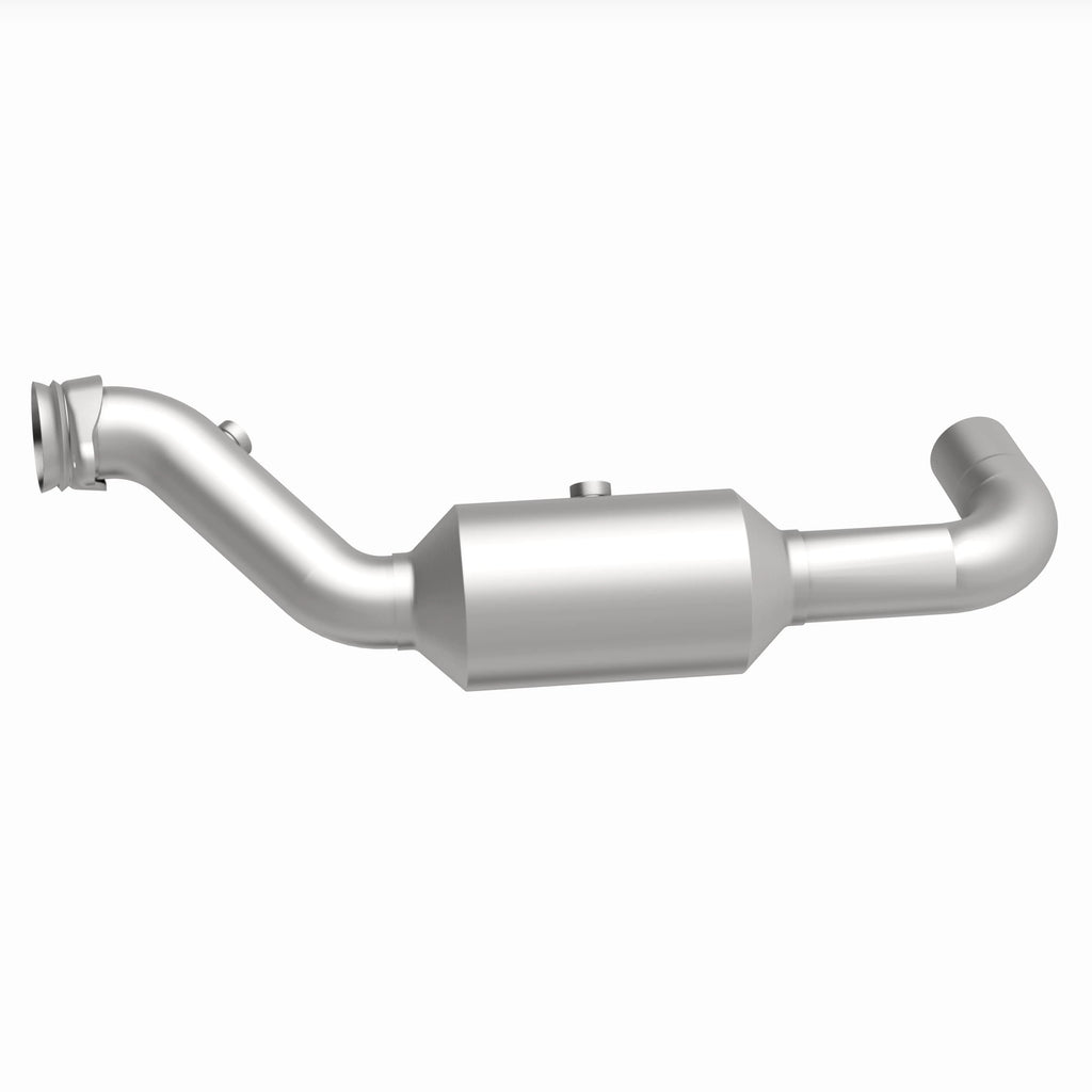 MagnaFlow Exhaust Products 280218 OEM Grade Direct-Fit Catalytic Converter for Select Ford Expedition, Lincoln Navigator