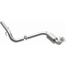 Load image into Gallery viewer, MagnaFlow Exhaust Products 5451418 California CARB Direct-Fit Catalytic Converter for Select Chevrolet Silverado Classic, GMC Sierra Classic