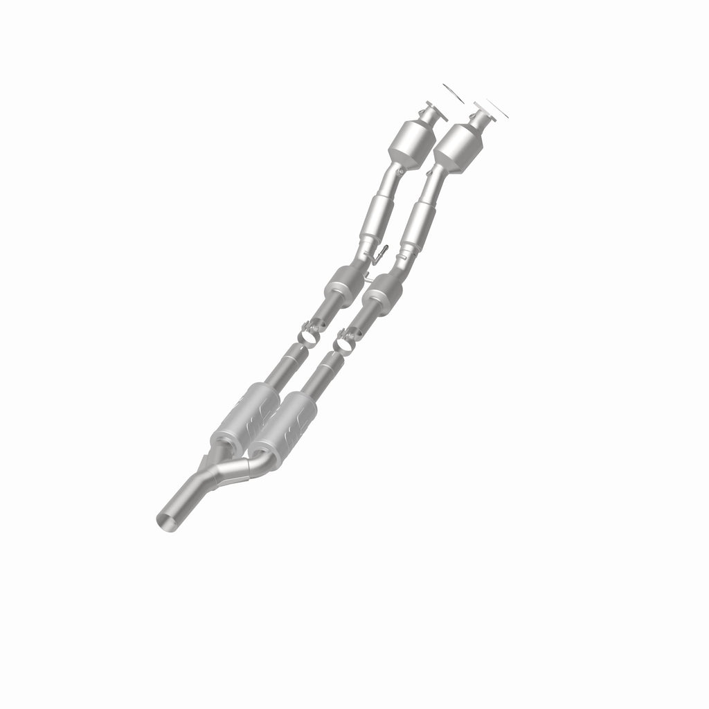 MagnaFlow Exhaust Products 52938 OEM Grade Direct-Fit Catalytic Converter for Select Volkswagen Passat