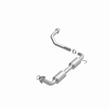Load image into Gallery viewer, MagnaFlow Exhaust Products 5582935 California CARB Direct-Fit Catalytic Converter for Select Toyota Tundra