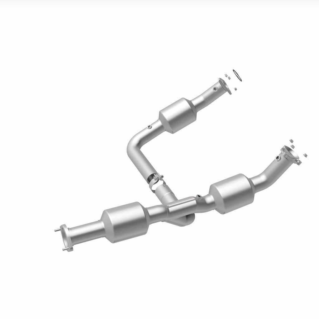 MagnaFlow Exhaust Products 280210 OEM Grade Direct-Fit Catalytic Converter for Select Chevrolet Express 2500, Chevrolet Express 3500, GMC Savana 2500, GMC Savana