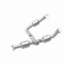 Load image into Gallery viewer, MagnaFlow Exhaust Products 280210 OEM Grade Direct-Fit Catalytic Converter for Select Chevrolet Express 2500, Chevrolet Express 3500, GMC Savana 2500, GMC Savana