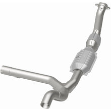 Load image into Gallery viewer, MagnaFlow Exhaust Products 447112 California CARB Direct-Fit Catalytic Converter for Select Ford Expedition