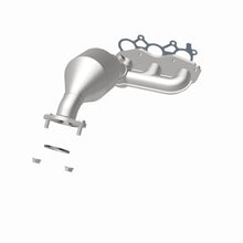Load image into Gallery viewer, MagnaFlow Exhaust Products 5582822 California CARB Manifold Catalytic Converter for Select Toyota Sienna