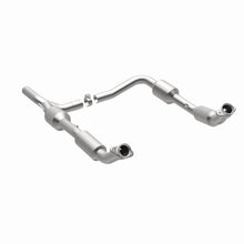 Load image into Gallery viewer, MagnaFlow Exhaust Products 5582640 California CARB Direct-Fit Catalytic Converter for Select Ford E-150, Ford E-250